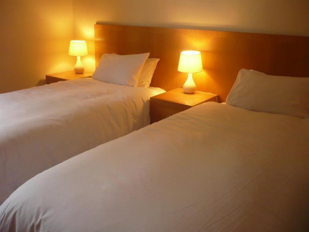 ביקנהיל Tri-Star Hotel מראה חיצוני תמונה
